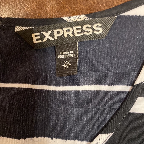 Express Open Shoulder Midi XS Black and White Dress - Picture 2 of 8